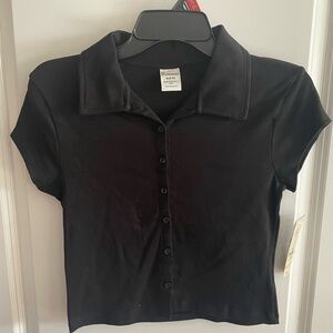 Woman’s no boundaries short sleeve crop top